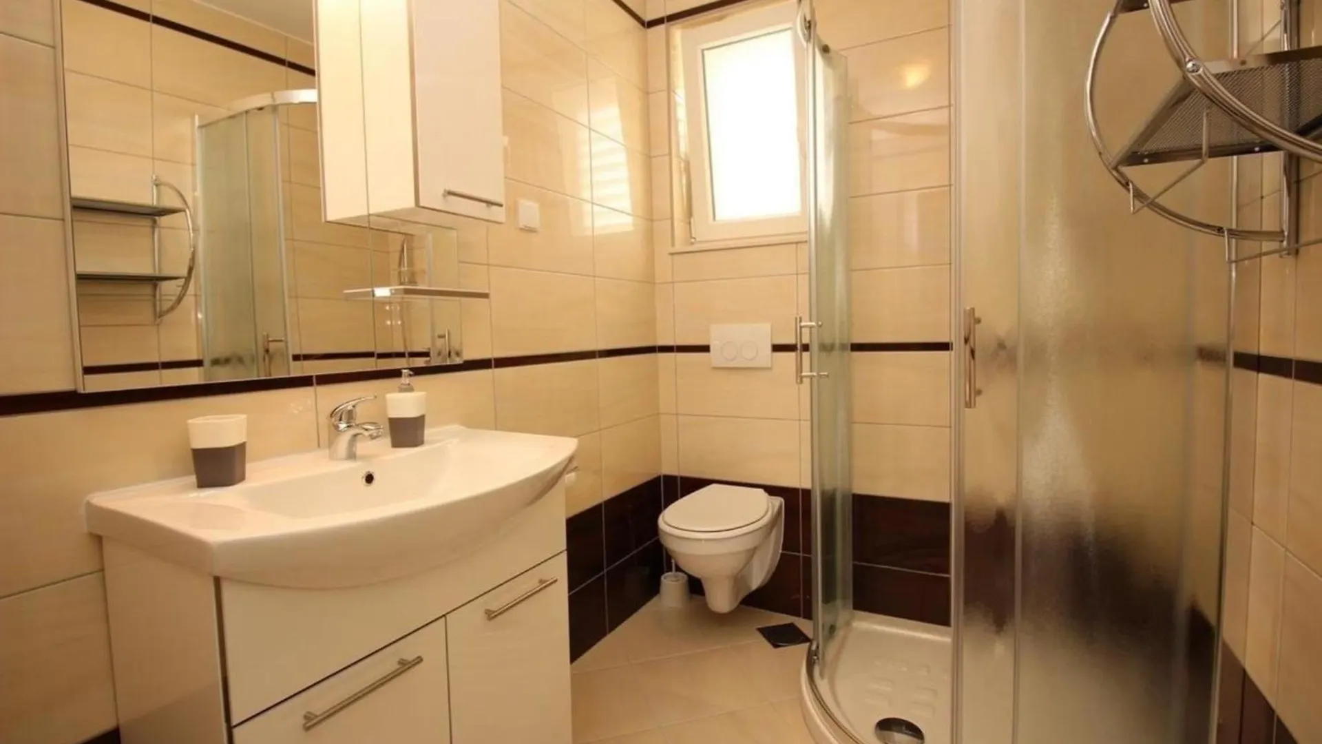Neu Modern Eingerichtete Apartment Fuer 4 Personen In Einem Haus Mit Mehrere Apartments Und Mit Pool Baška